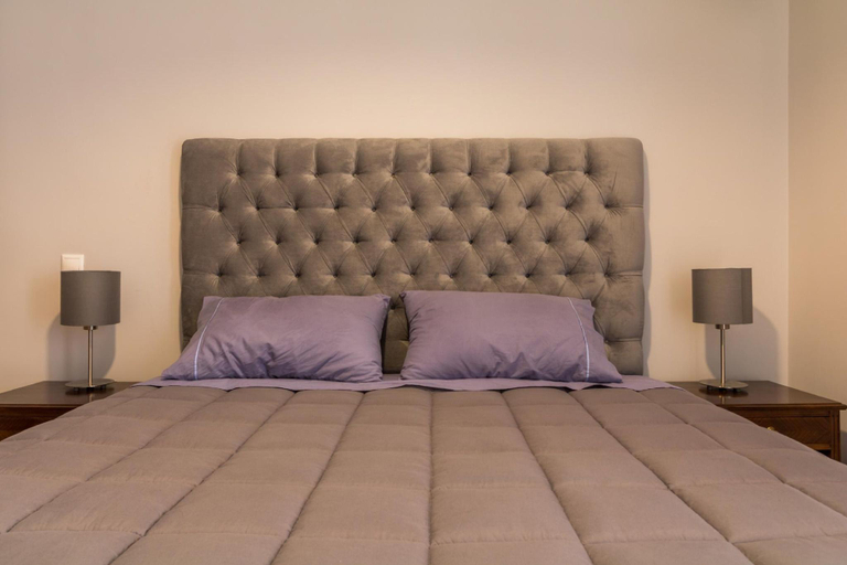 Bedroom 1, Comfortable and Spacious 2 bdr Apt, Attica