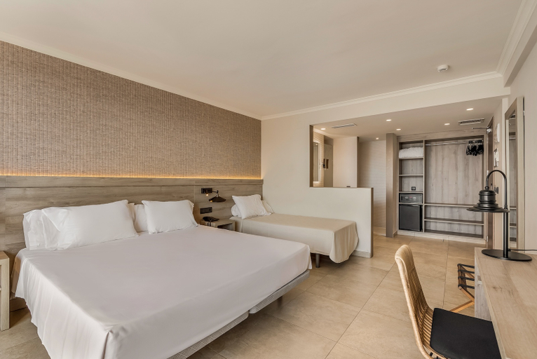Bedroom 3, Metropol Hotel, Girona