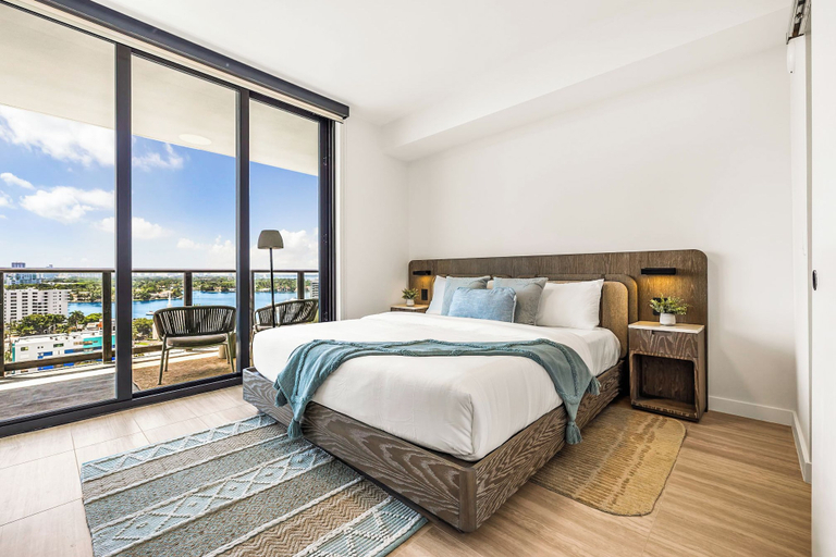 Others 4, Miami Beach Retreat Steps from the Shore, Miami-Dade