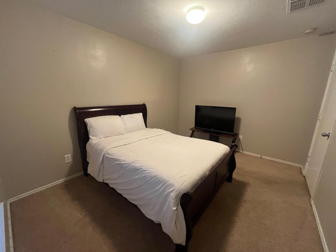 Bedroom 2, Spacious 3 bed/ 2 bathroom House in Conroe, TX, Montgomery