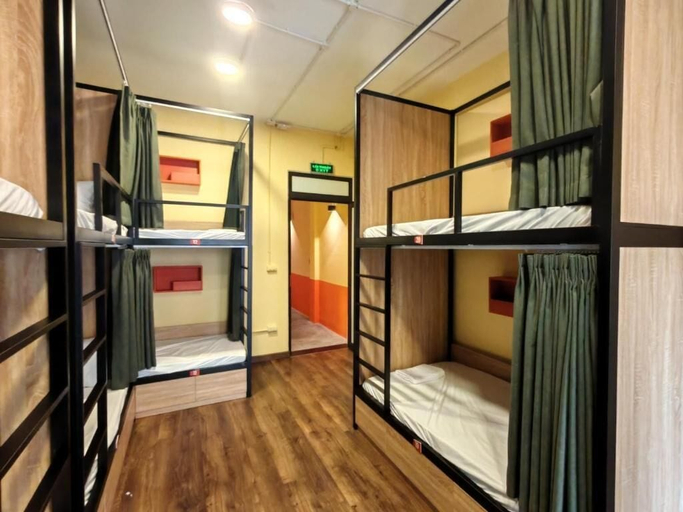 Others 2, Rebel Rooster Hostel, Hoàn Kiếm