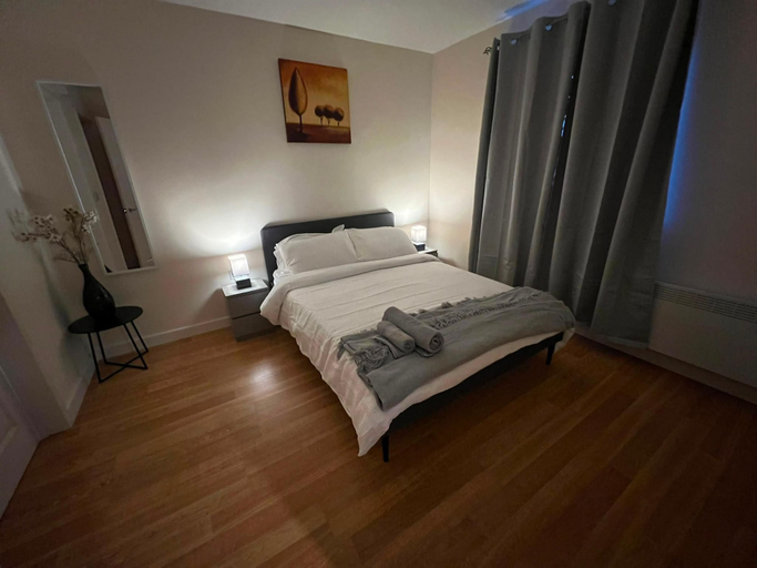 Others 3, First Floor One Bedroom Apartment for Upto 3, Gloucestershire