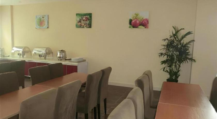 Food & Drinks, GreenTree Inn Rizhao Haiqu East Road Hotel, Rizhao