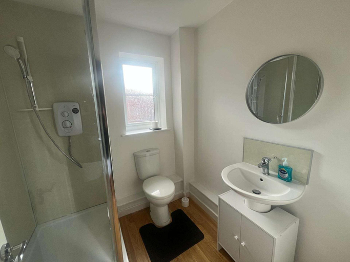 Others 4, First Floor One Bedroom Apartment for Upto 3, Gloucestershire