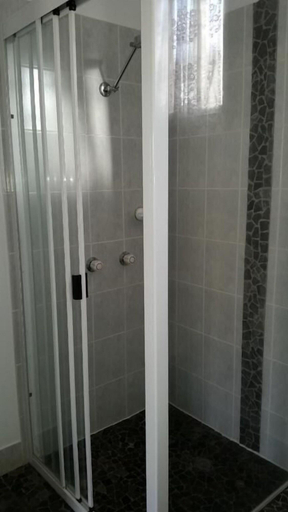 Bathroom, Charleville Waltzing Matilda Motor Inn, Murweh