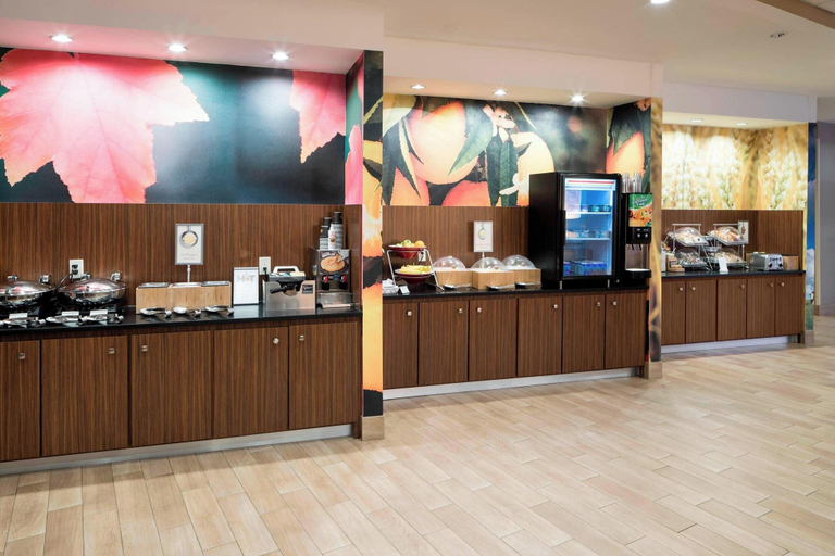 Food & Drinks 5, Fairfield Inn & Suites by Marriott Houston Pasadena, Houston