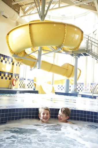 Sport & Beauty 3, Deerfoot Inn & Casino, Division No. 6