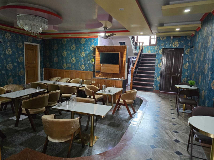 Others 5, Holiday Homes, Srinagar