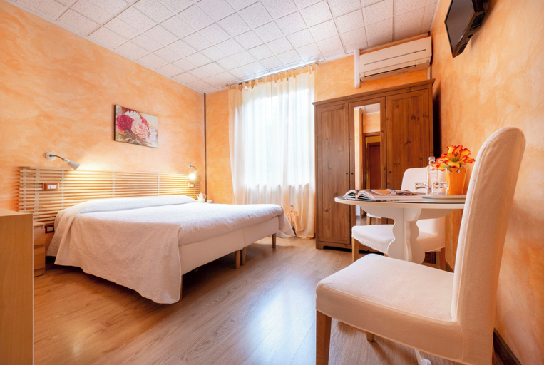 Others 2, Villa Ferrari Hotel Garni, Novara