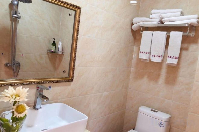 Bathroom 3, Huating Hotel, Pu'er