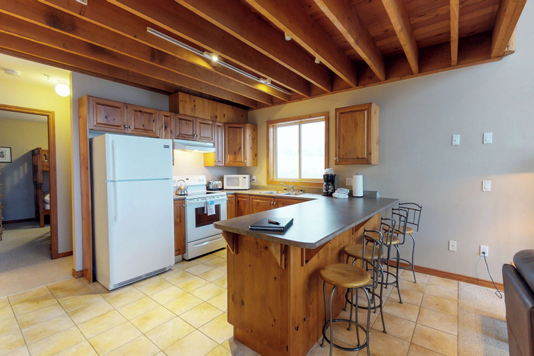 Others 2, Arolla Chalet by Okanagan Premier, Kootenay Boundary