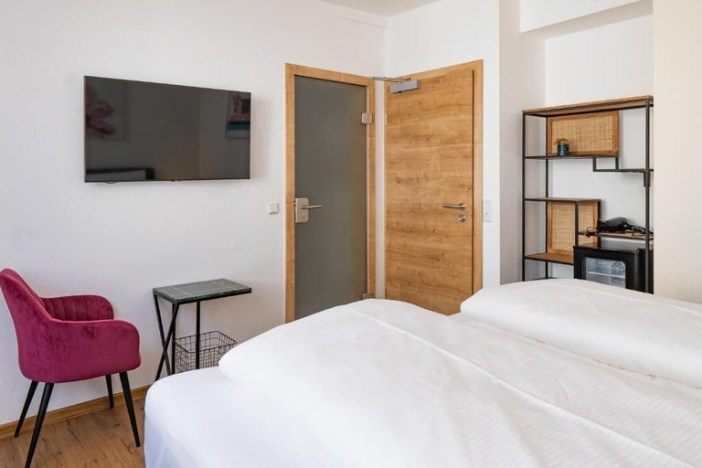 Bedroom 4, Hotel Dortmunder Hof, Würzburg