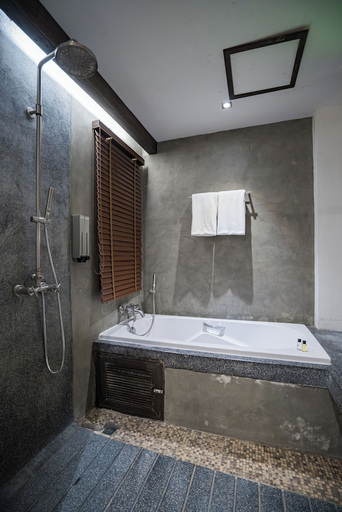Bathroom 4, De Lanna Hotel, Muang Chiang Mai