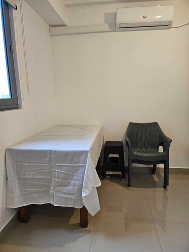 Bedroom 5, Oval View Recencies, Thimbirigasyaya