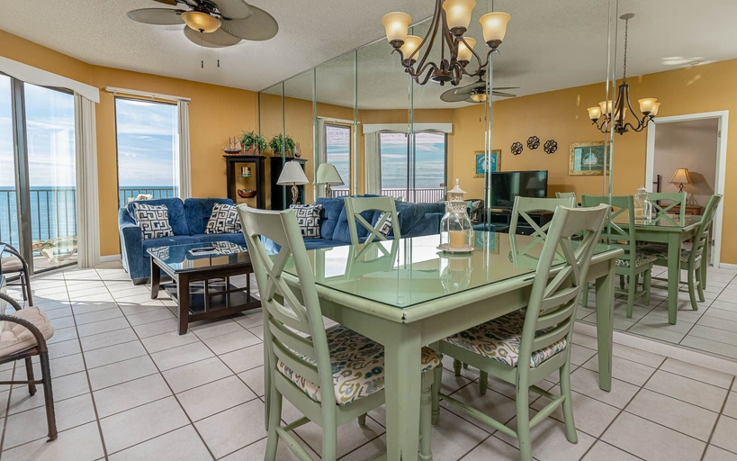 Food & Drinks, Phoenix V 1406 2 Bedroom Condo, Baldwin