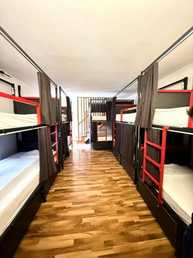 Bedroom 4, Majka Guest House