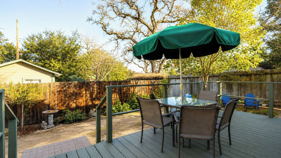 Others 2, Olive With a Twist by Avantstay Fenced Yard + Walk to Downtown Paso Robles, San Luis Obispo