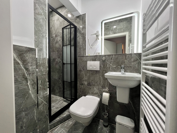 Bathroom 5, Durmaz Hotel, Region Hannover