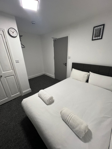 Others 2, Kent Hotel, Norfolk