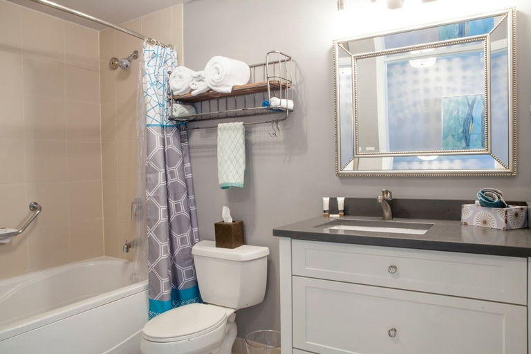 Others 4, Coconut Grove: 10th Floor Private Unit -parking Included, Miami-Dade