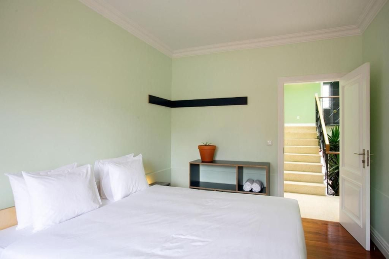 Bedroom 4, Salt Lips, Ponta Delgada