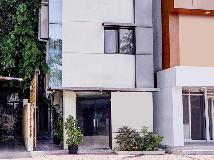 Others 2, Family Rooms With King bed Kalpadeep inn, Ahmadnagar