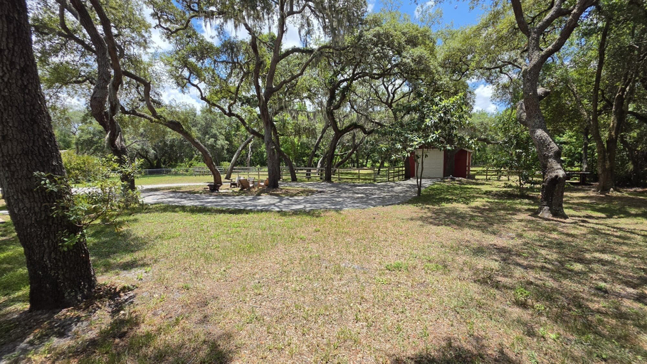 Others 4, Osceola Farmhouse, Pasco