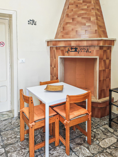 Others 3, La Casa delle Zie, Lecce