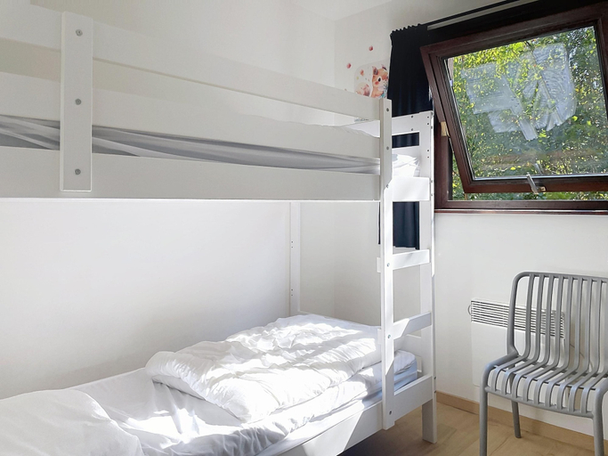 Bedroom 4, Chalet in Belgium Surrounded by Nature, Namur