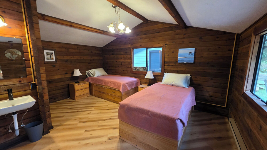 Others 5, Bear Creek Cabins, Clallam