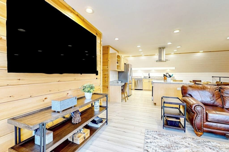 Others 4, Dog-friendly Apartment by Moosehead Lake With Sprawling Deck & Firepit, Somerset