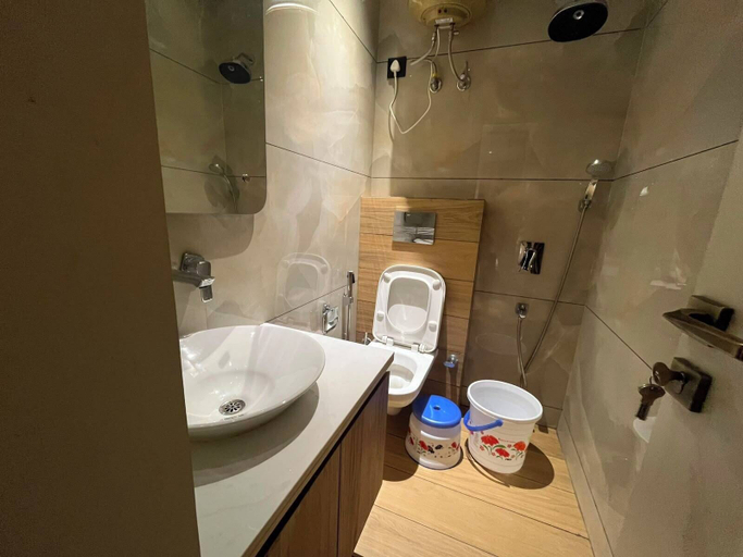 Others 3, Hotel alvish, Delhi