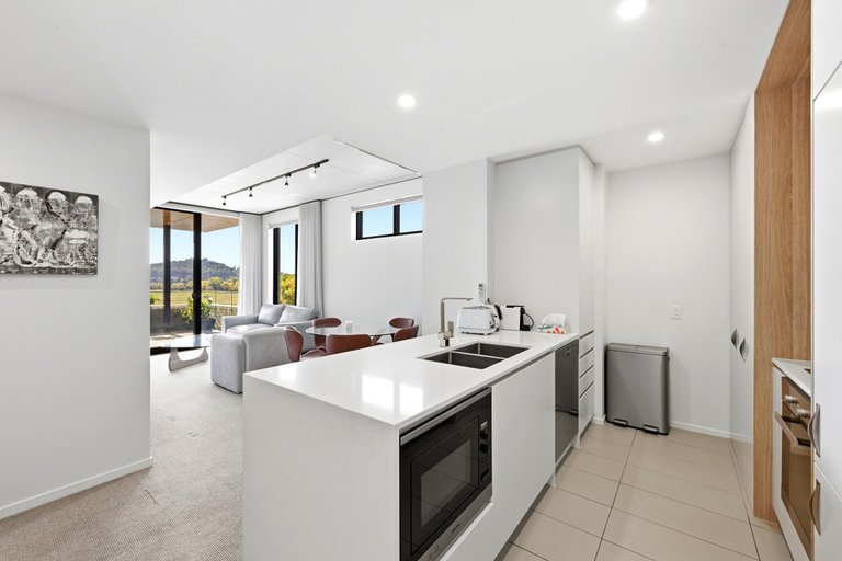 Others 2, Tranquil 2-bed With Water View, Canberra