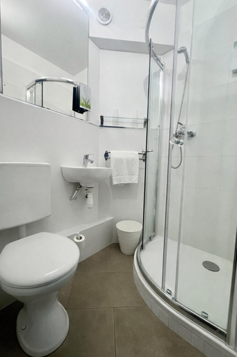 Bathroom 4, Contact Hôtel Marseille Aubagne, Bouches-du-Rhône
