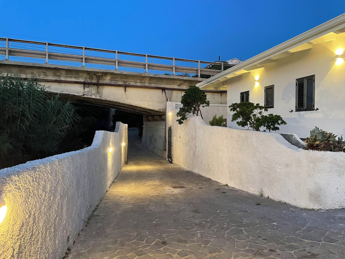 Others 4, Villa Paola Caposuvero, Catanzaro