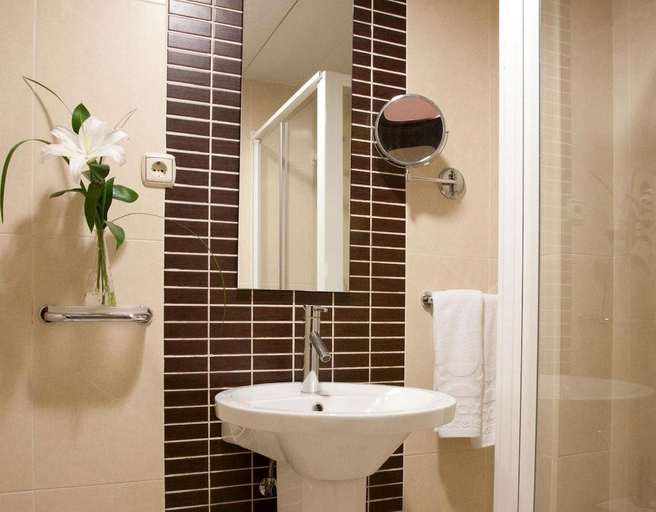 Bathroom 2, Hotel Los Girasoles, Granada