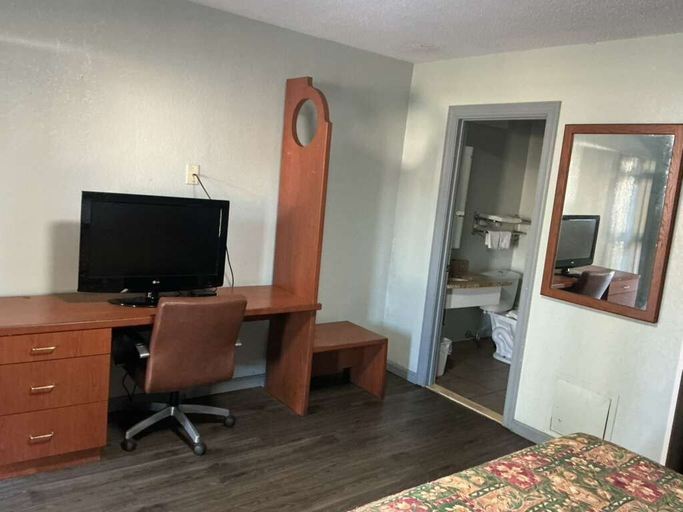 Others 3, Budget Inn Motel, Chesterfield