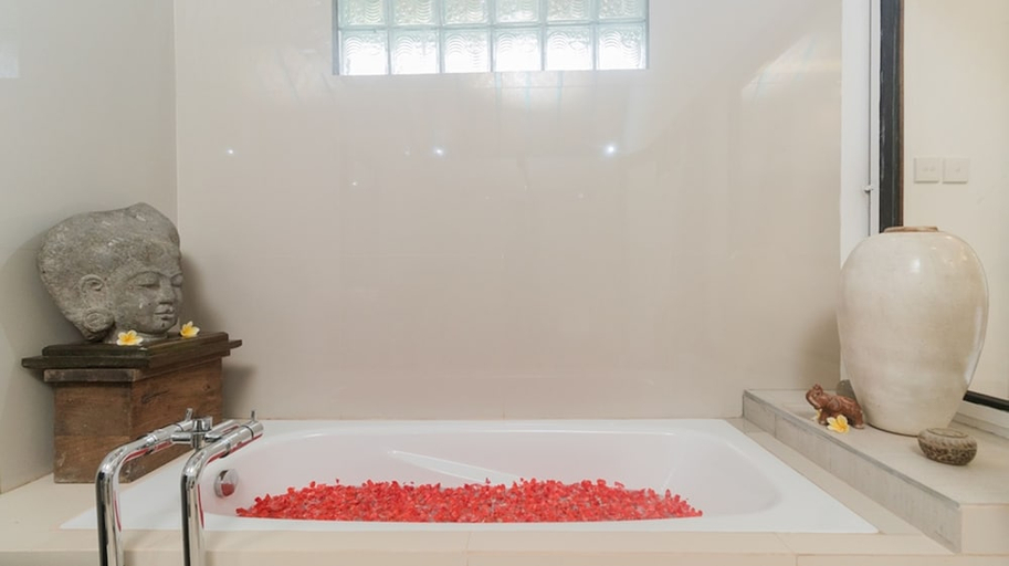 Bathroom 5, Nawa Sakti Ubud Suite, Gianyar