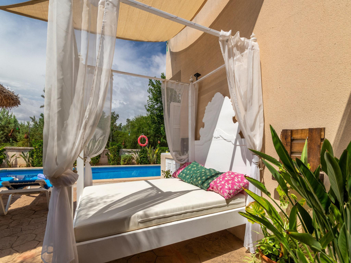 Others 3, Can Content Villa with Pool & Garden, Baleares