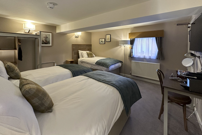 Bedroom 2, The Lobster, Norfolk