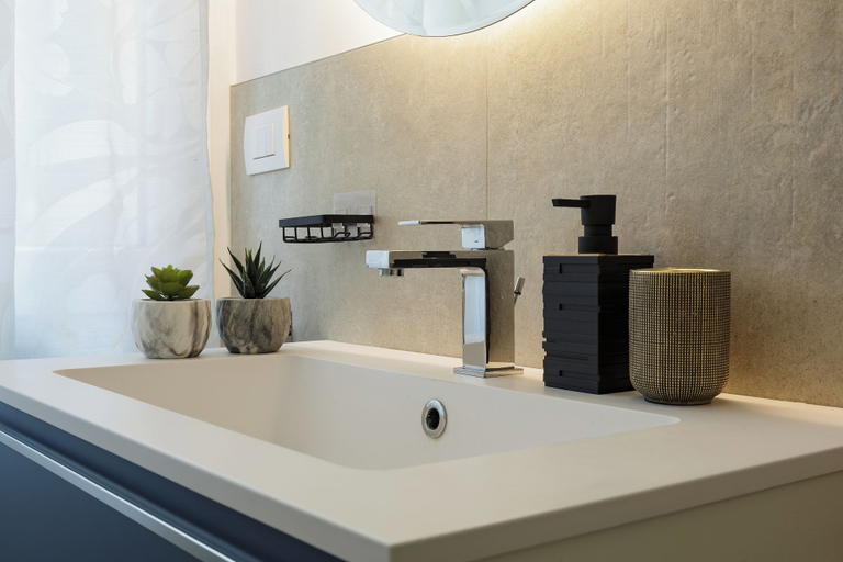 Others 2, Executive Suite Nirone 8, Milano