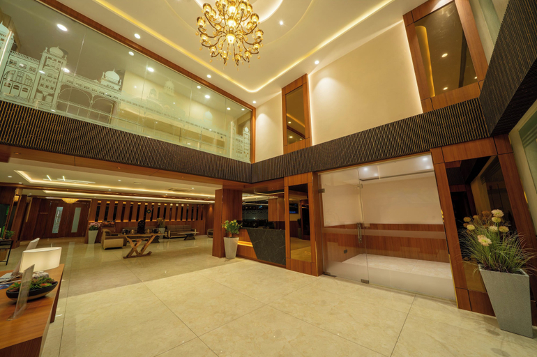 Others 5, Emerald Signature, Mysore