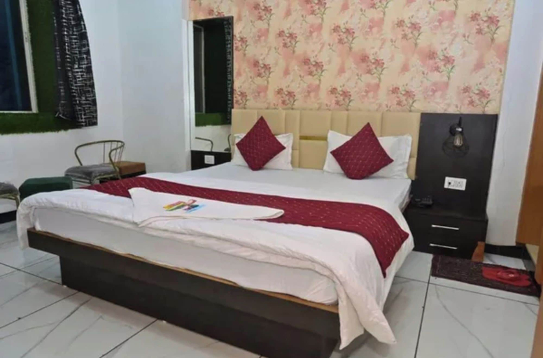 Others 3, FabHotel Rk, Dewas