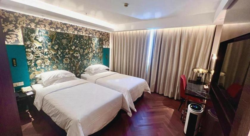 Bedroom 2, Jinjiang Metropolo Shanghai Minhang, Shanghai
