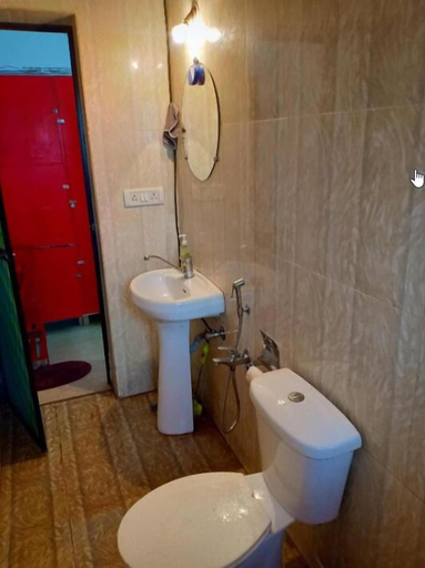 Bathroom, Mitra Hostel, North Goa