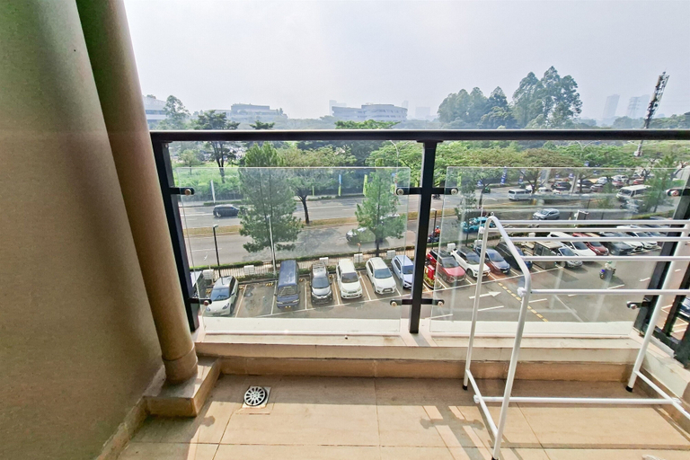 Others 2, Cozy Strategic Studio Room At Apartment Sky House Bsd, South Tangerang