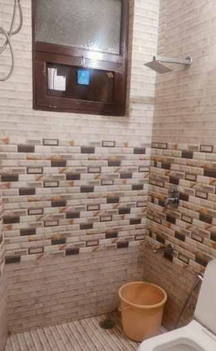 Bathroom, Gurjeet Hotel by Urban Galaxy near Golden Temple, Amritsar