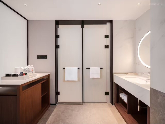 Bathroom 4, Hilton Garden Inn Taiyuan Jiefang Road, Taiyuan