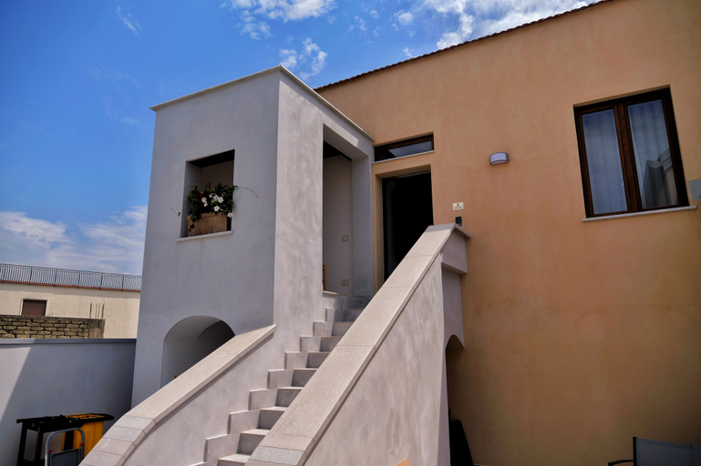 Others 3, Palazzo Carafa residence, Napoli