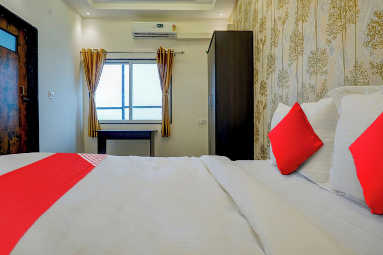 Others 3, Hotel O Golden Leaf, Pune